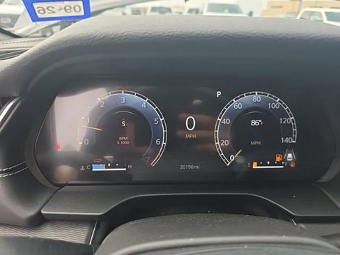 Used 2024 Jeep Grand Cherokee Altitude AWD/4WD image 9