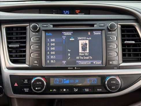 Used 2014 Toyota Highlander Limited FWD image 14