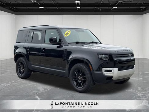 Used 2025 Land Rover Defender 110 S AWD/4WD image 7