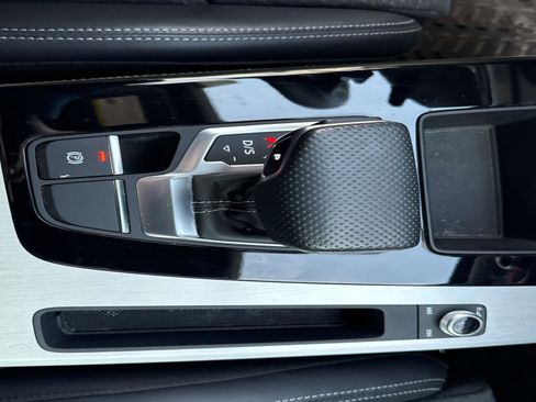 Used 2021 Audi Q5 e Premium Plus w/ Premium Plus Package image 25