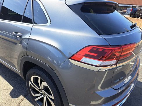 Used 2020 Volkswagen Atlas Cross Sport SEL R-Line image 23