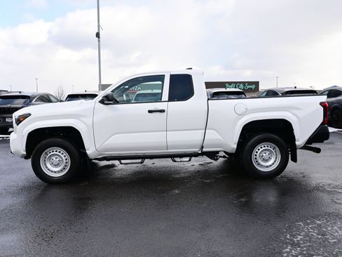 Used 2025 Toyota Tacoma SR w/ SR Upgrade Package image 5