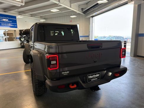Used 2026 Jeep Gladiator Mojave AWD/4WD image 7