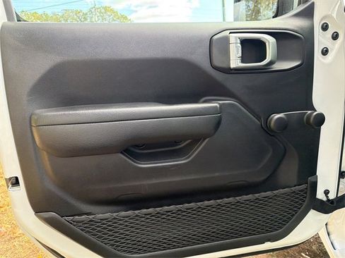 Used 2024 Jeep Wrangler Sport image 10