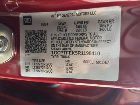 Used 2024 Chevrolet Colorado ZR2 w/ Technology Package AWD/4WD image 36
