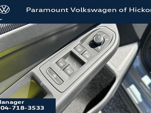 New 2025 Volkswagen GTI SE image 6