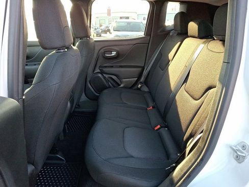 Certified 2023 Jeep Renegade Latitude image 12