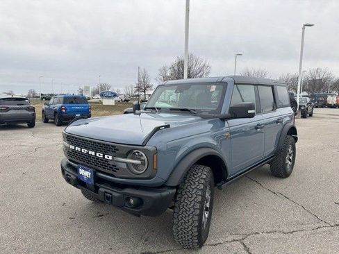 Used 2023 Ford Bronco Badlands image 3