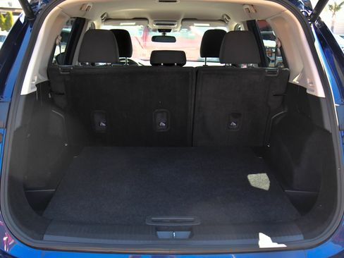 Used 2025 Nissan Rogue SV FWD image 39