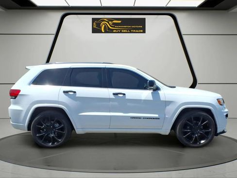 Used 2020 Jeep Grand Cherokee Overland AWD/4WD image 6