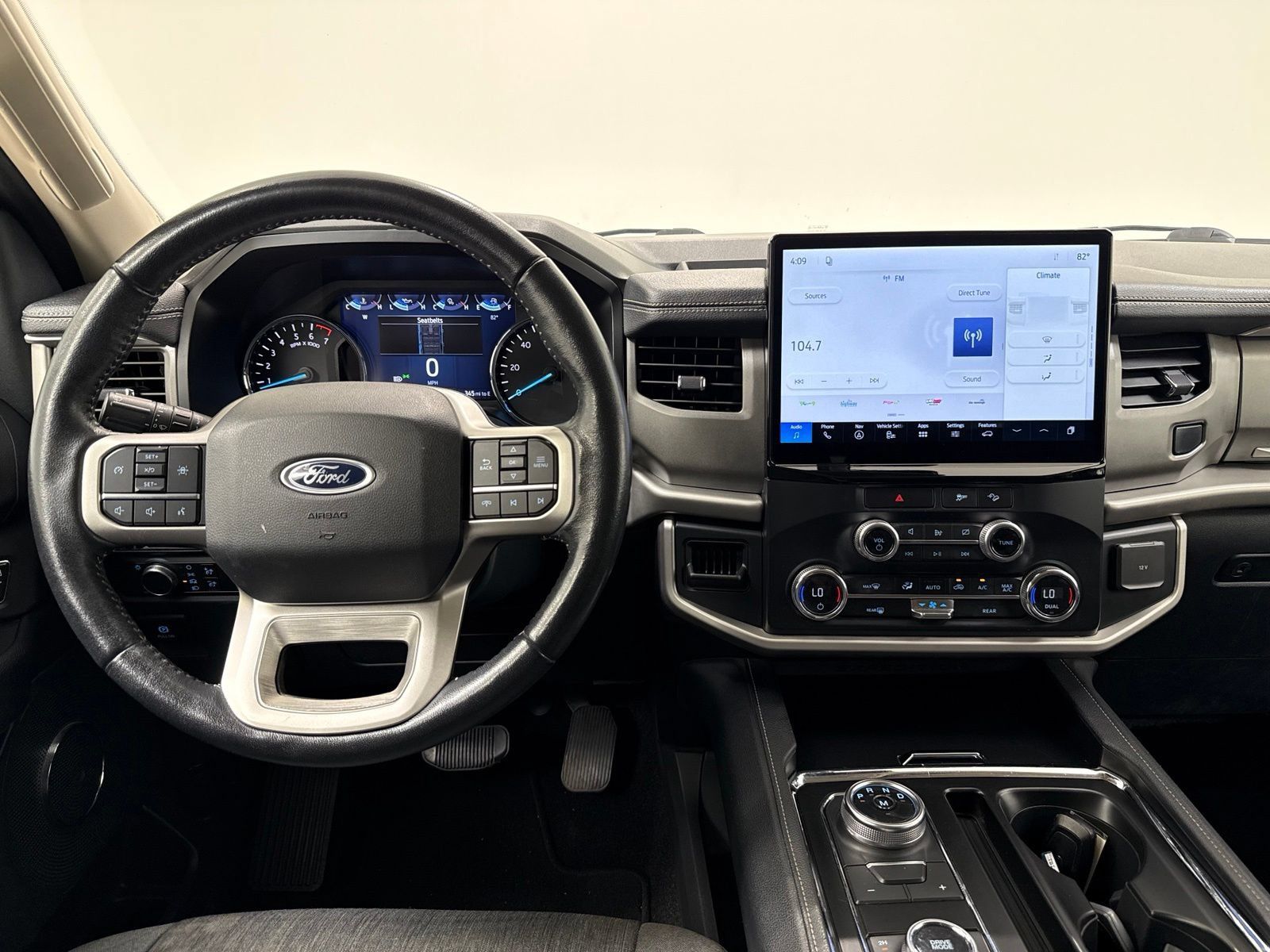 Used 2022 Ford Expedition XLT AWD/4WD image 26