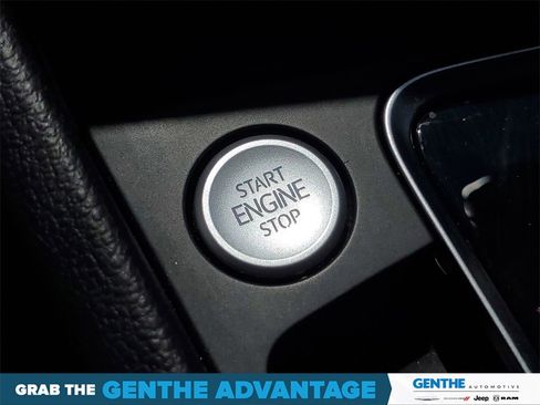 Used 2020 Volkswagen Jetta SE image 17