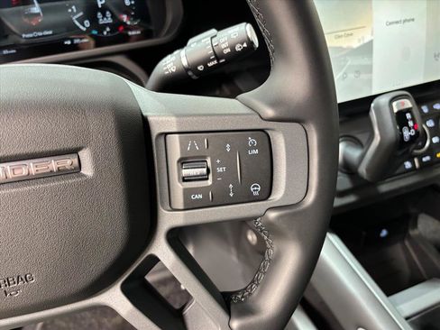 New 2026 Land Rover Defender 130 X-Dynamic SE image 20