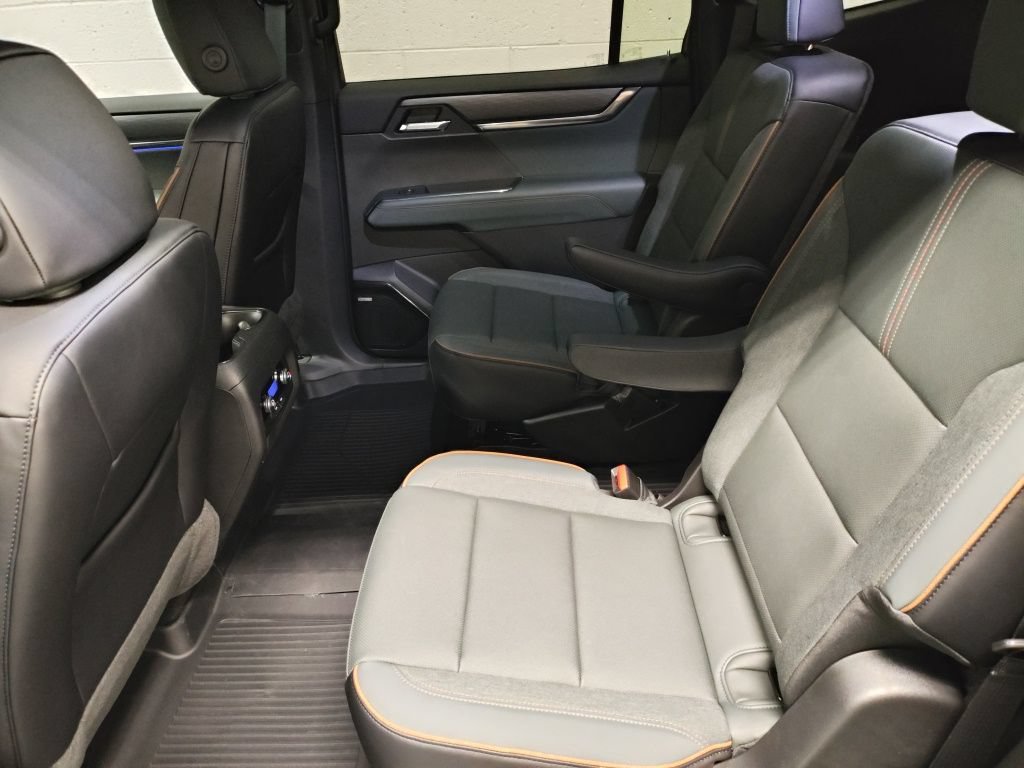 New 2026 GMC Acadia AT4 w/ LPO, Floor Liner Package AWD/4WD image 28