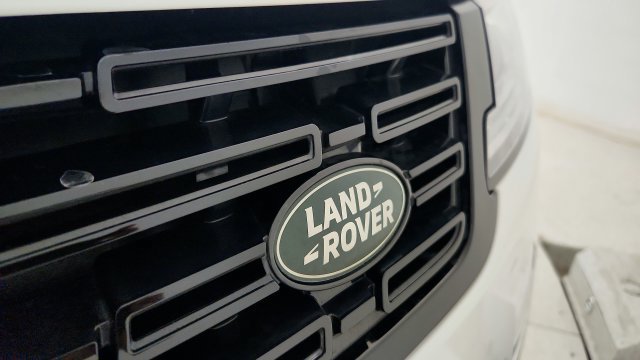 Used 2025 Land Rover Range Rover Sport SE AWD/4WD image 31