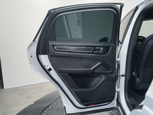 Used 2021 Porsche Cayenne GTS AWD/4WD image 13