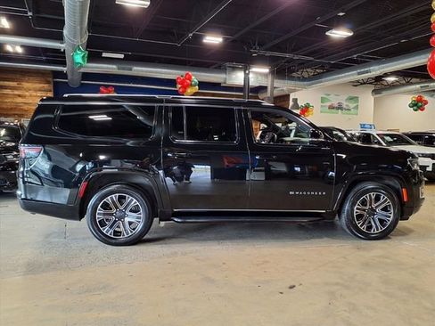 Used 2024 Jeep Wagoneer L Series II w/ Flexible Seating Group image 7