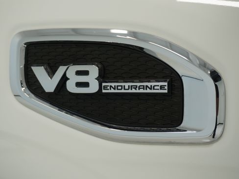 Used 2017 Nissan Titan SV image 7