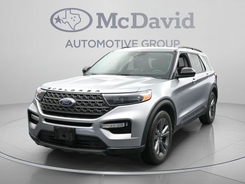 Used 2022 Ford Explorer XLT w/ Equipment Group 202A RWD image 4