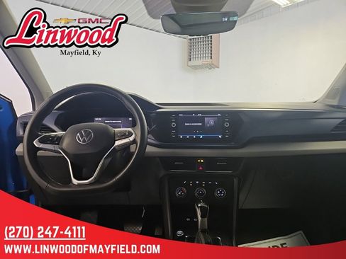 Used 2022 Volkswagen Taos SE AWD/4WD image 16