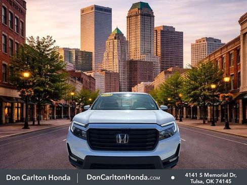 Used 2023 Honda Ridgeline RTL-E image 2