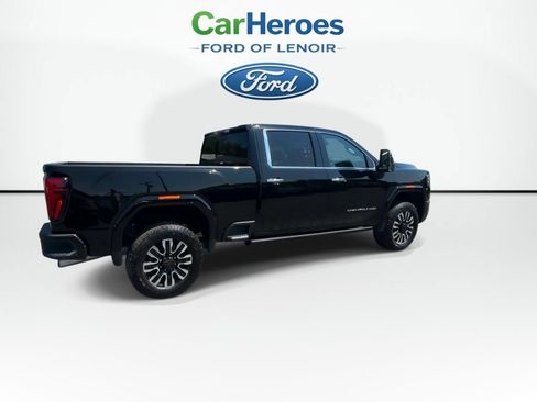 Used 2024 GMC Sierra 3500 Denali Ultimate AWD/4WD image 3