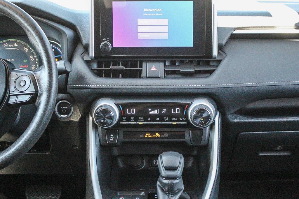 Certified 2025 Toyota RAV4 XLE AWD/4WD image 3