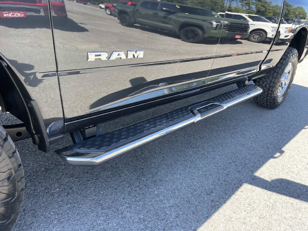 Used 2022 RAM 2500 Big Horn AWD/4WD image 38