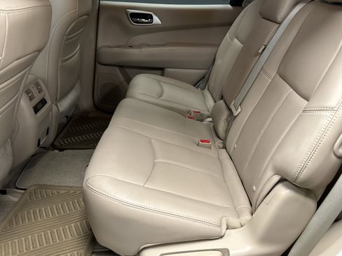 Used 2013 Nissan Pathfinder SL image 16