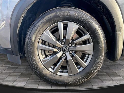 Certified 2024 Nissan Pathfinder SV image 10