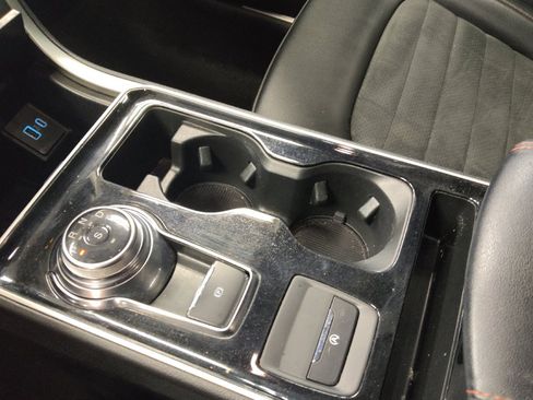 Used 2020 Ford Edge ST-Line image 26