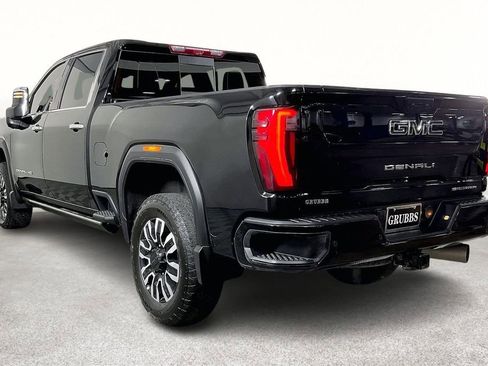 Used 2025 GMC Sierra 2500 Denali Ultimate image 17