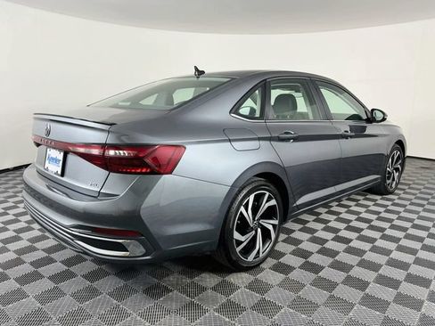 Used 2025 Volkswagen Jetta SEL FWD image 6
