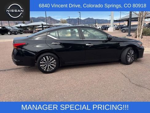 Used 2023 Nissan Altima 2.5 SV FWD image 10