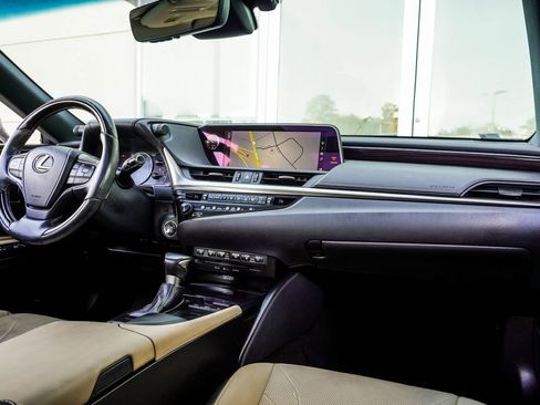 Used 2020 Lexus ES 350 Ultra Luxury w/ Accessory Package 2 FWD image 18
