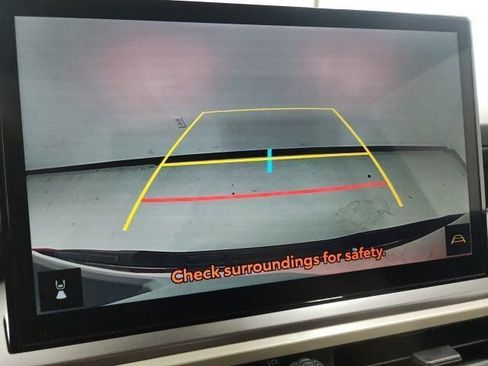 Used 2025 Toyota Tacoma TRD Sport image 3