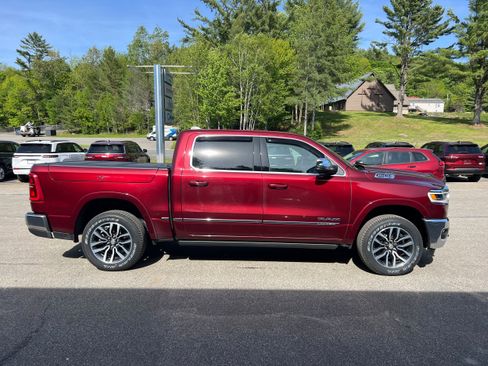 Used 2025 RAM 1500 Limited AWD/4WD image 4