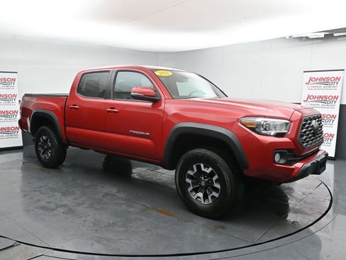 Used 2021 Toyota Tacoma TRD Off-Road w/ Technology Package image 2