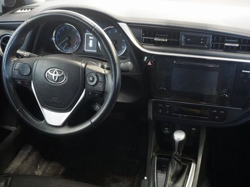 Used 2017 Toyota Corolla SE image 23