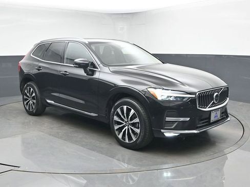 Used 2023 Volvo XC60 B5 Plus AWD/4WD image 7