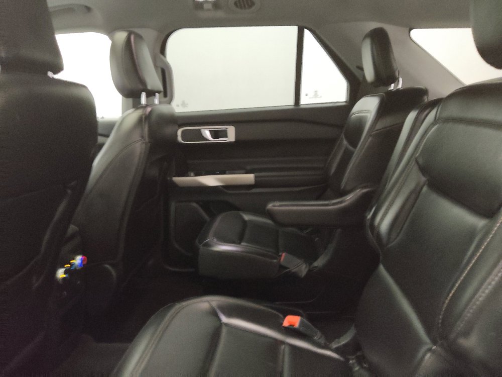 Used 2021 Ford Explorer XLT w/ Equipment Group 202A RWD image 18