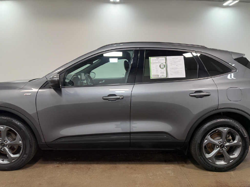 Used 2025 Ford Escape ST-Line Select AWD/4WD image 37