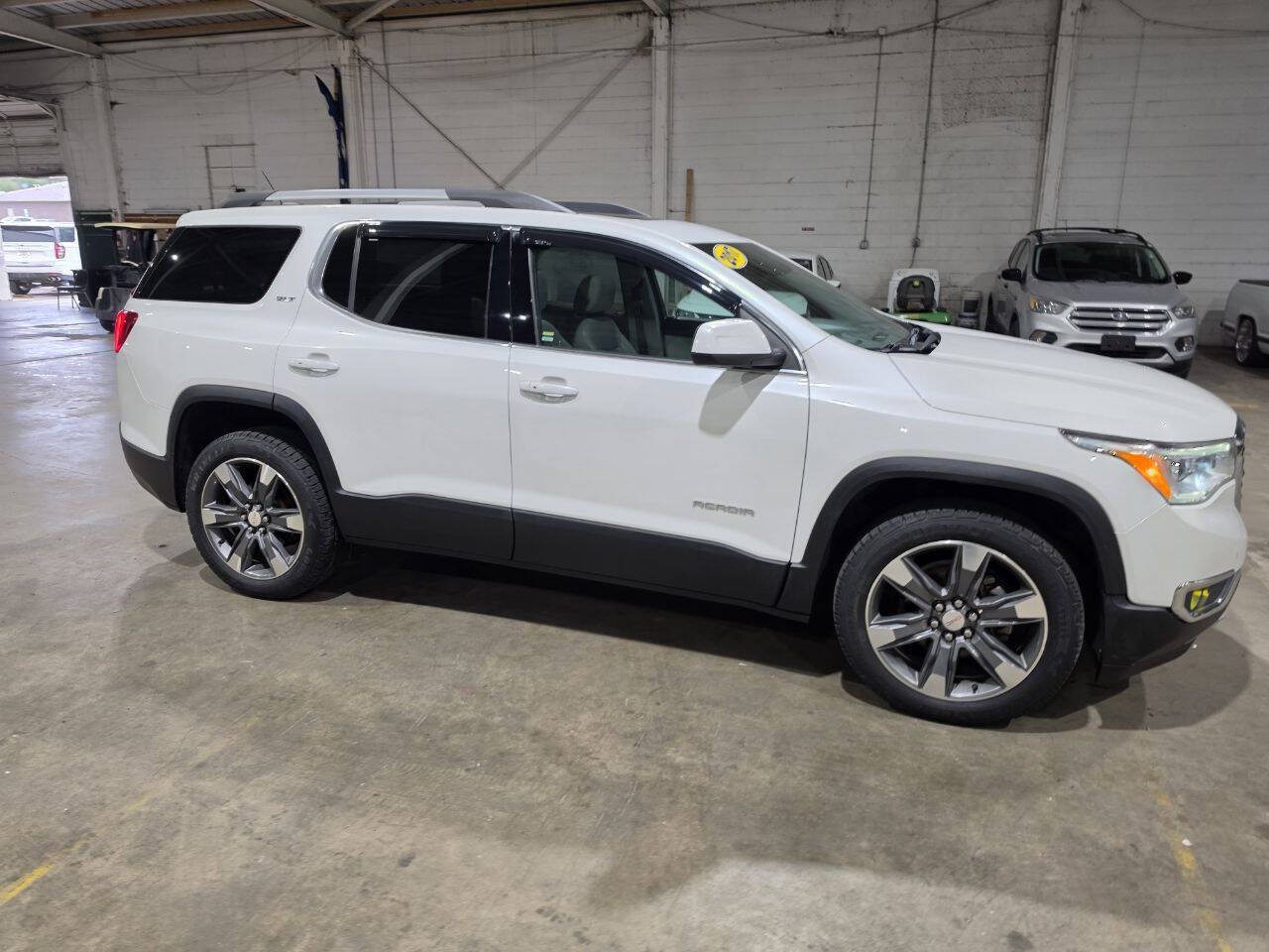 Used 2017 GMC Acadia SLT w/ LPO, Floor Liner Package AWD/4WD image 15