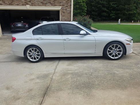 Used 2015 BMW 320i Sedan RWD image 3