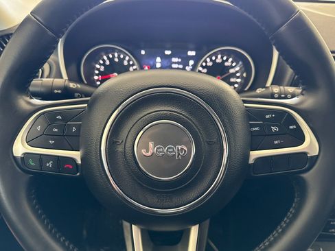 Used 2019 Jeep Compass Latitude FWD image 23