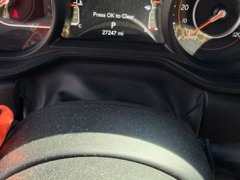 Used 2024 Jeep Gladiator Sport AWD/4WD image 14