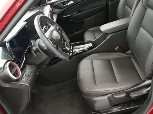 Used 2025 Chevrolet Trax RS w/ Driver Confidence Package FWD image 24