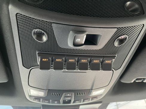 Used 2022 Ford F350 Platinum w/ FX4 Off-Road Package image 23