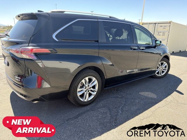 Used 2021 Toyota Sienna Limited AWD/4WD image 4