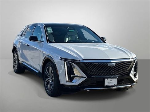 New 2026 Cadillac Lyriq Luxury image 13